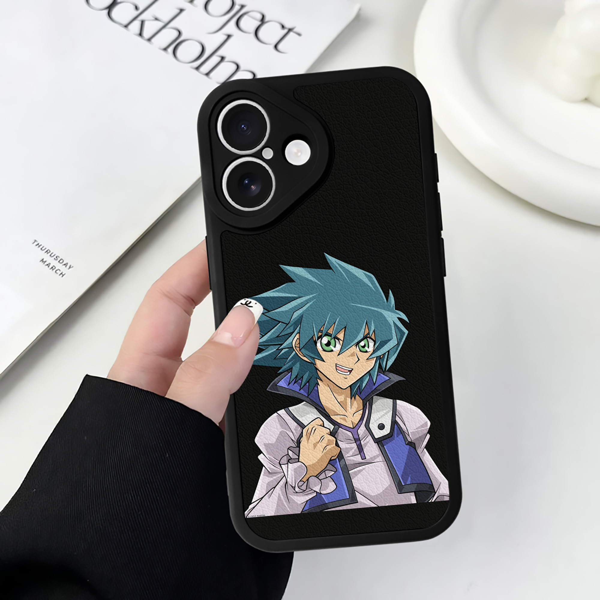 （画像用） 遊☆戯☆王 Yu-Gi-Oh! 【iPhone 16シリーズ対応】シリコンスマホケース（レザー調） 材質：シリコン